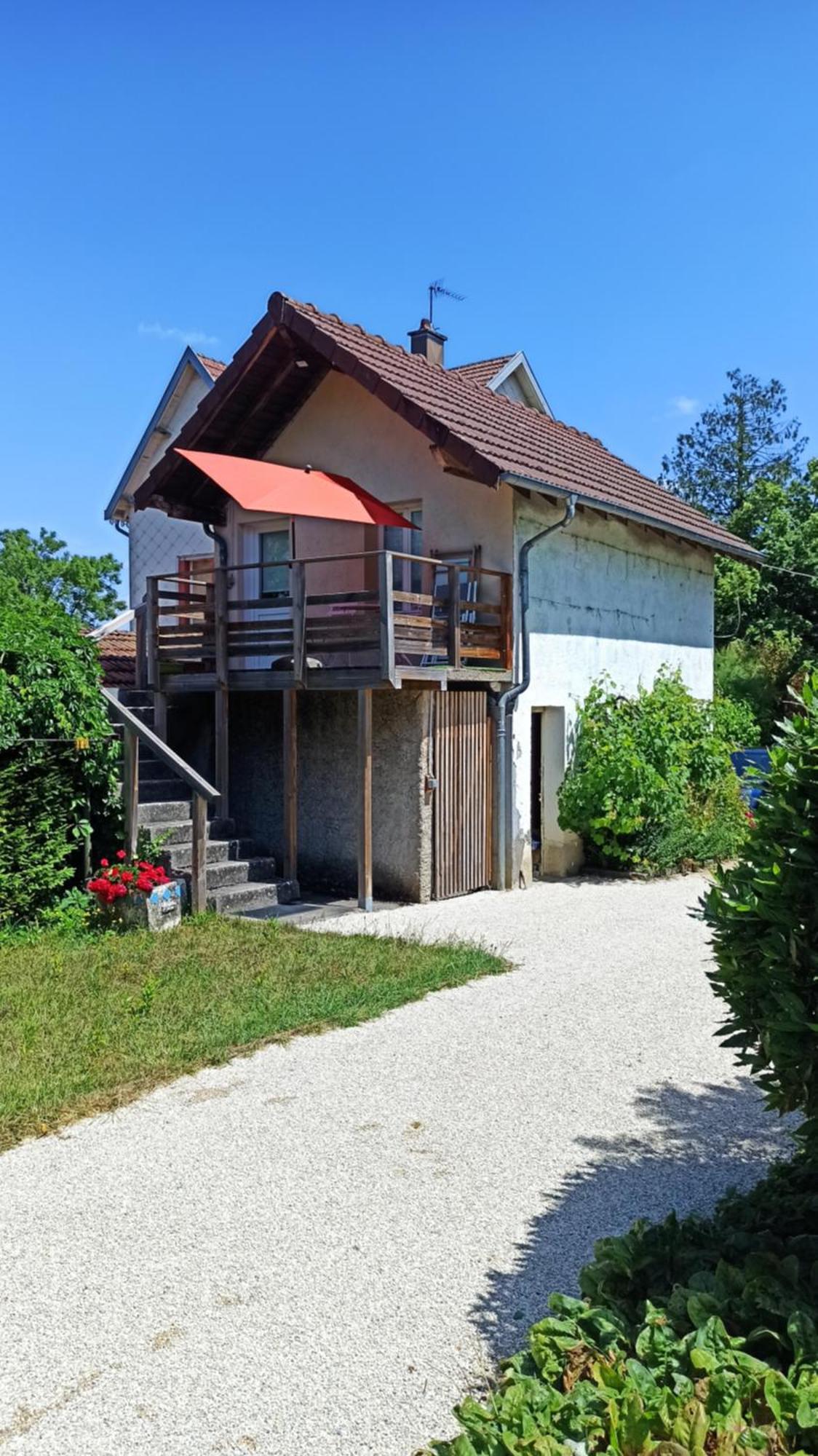 Une Tiny House à découvrir au cœur de la cité ! Contrexéville Extérieur photo